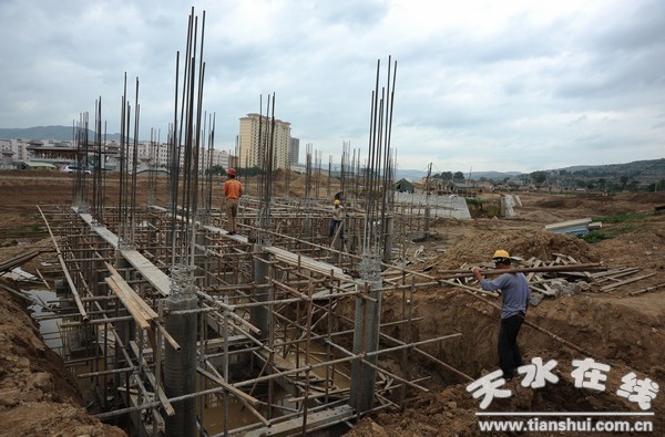 軒轅湖建設現(xiàn)場.jpg