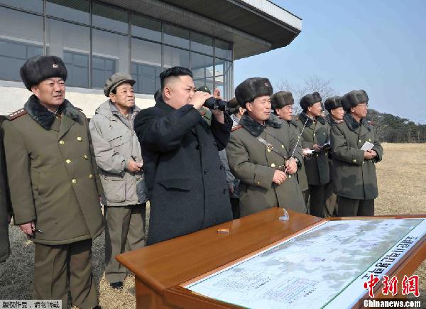 朝鮮最高領導人金正恩下令進行炮兵火力打擊訓練以檢查朝鮮炮兵部隊的實戰(zhàn)能力,并到現(xiàn)場指導訓練。