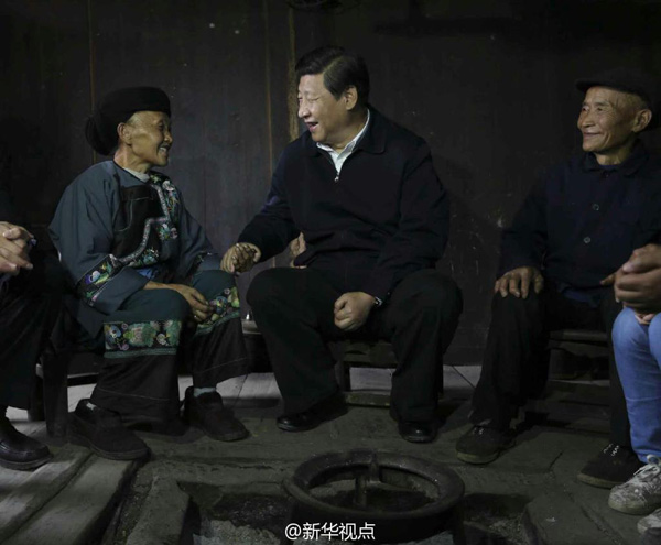 習(xí)近平品水果:夸獎(jiǎng)獼猴桃“味道很好”
