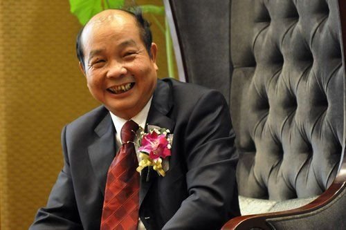 深圳落馬副市長在母親靈柩前下跪:來世再報(bào)