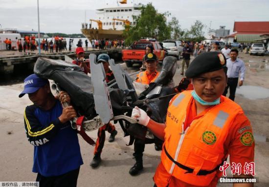 印尼官員:亞航飛機失事前曾超速爬升致失速