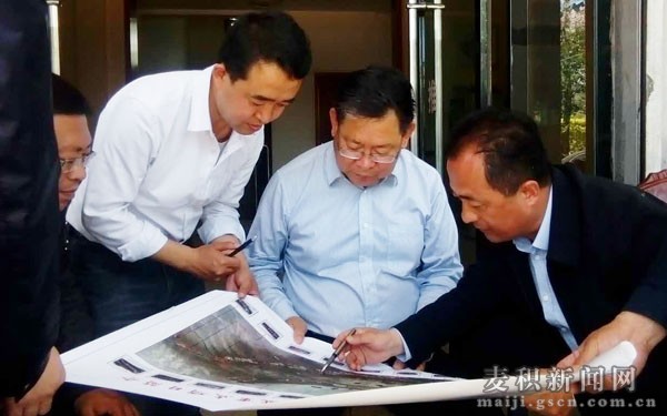 1.張建杰副市長調(diào)研西部天水華昌城項(xiàng)目建設(shè)情況.jpg 1.張建杰副市長調(diào)研西部天水華昌城項(xiàng)目建設(shè)情況.jpg